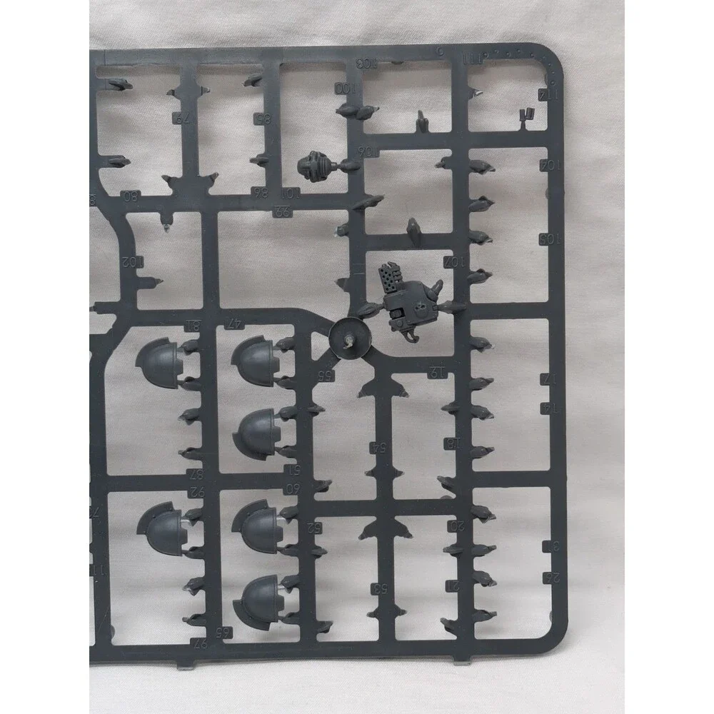 *Incomplete* Warhammer 40K Space Marines Bits And Pieces Sprue